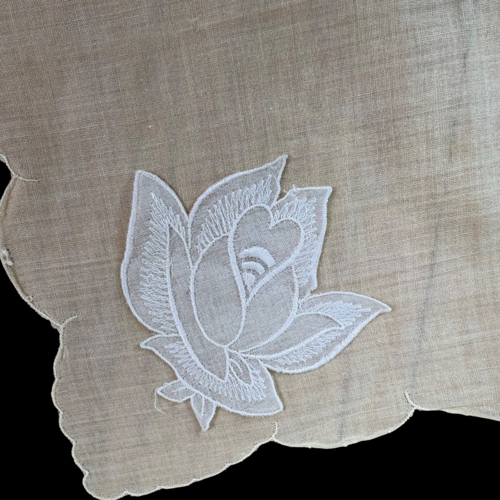 Vintage Women's Handkerchiefs White‎ Floral Embroidery Appliqué Scalloped Edges - Picture 3 of 8